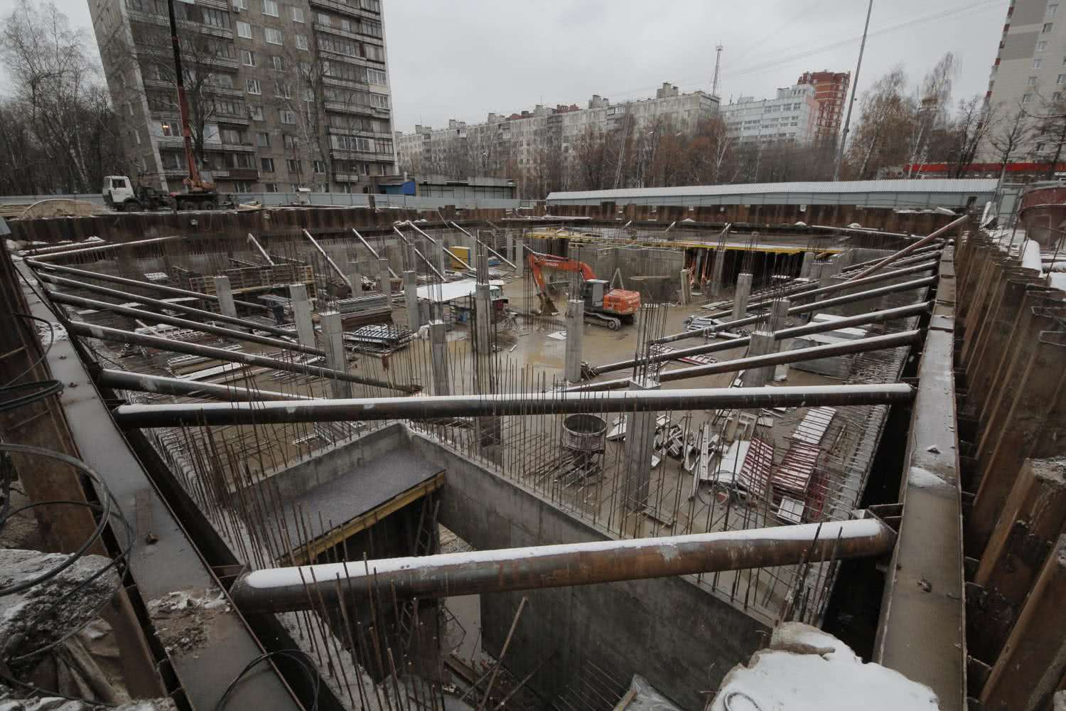 Устройство шпунтового ограждения из шпунта Ларсена методом вибропогружения на объекте строительства административного здания в г. Кургане, ул. Байкальская, 42.